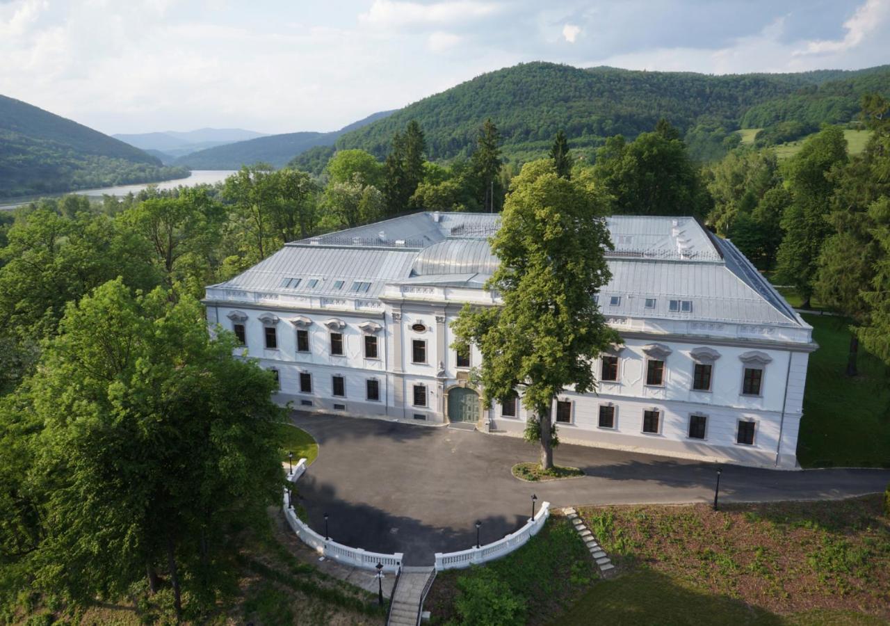 فندق جينو بارك بالاس Považská Bystrica المظهر الخارجي الصورة